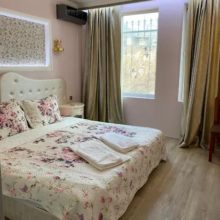 Sirius House * Св. Св. Константин и Елена