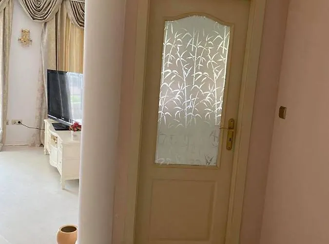 Sirius House * Aziz Konstantin ve Elena