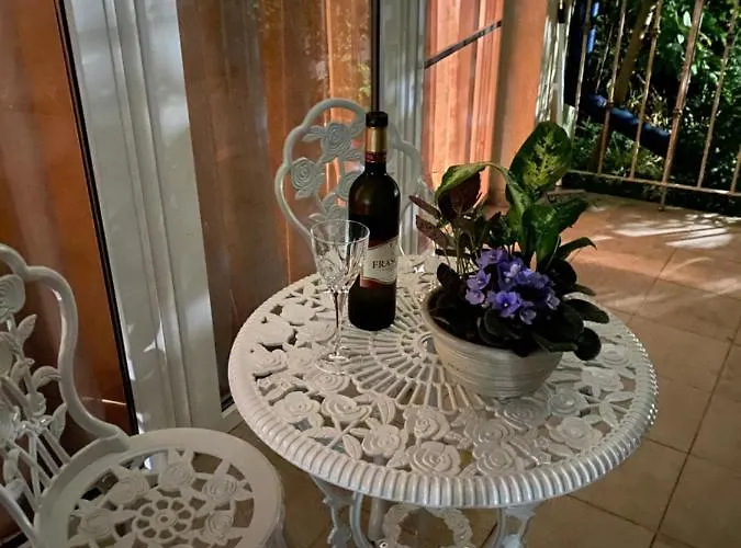 Sirius House * Aziz Konstantin ve Elena